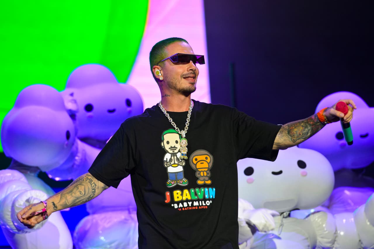 J Balvin lleva al reggaeton a la cima y hace historia en Lollapalooza 2019