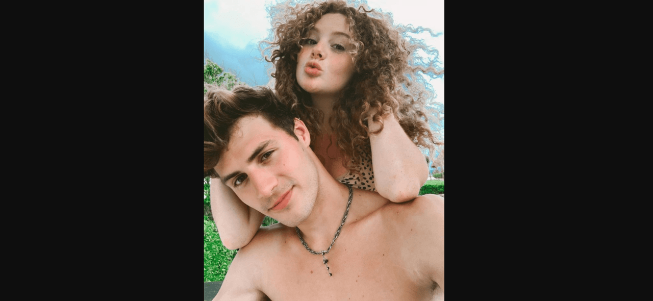 Además se ha vuelto viral gracias a los divertidos bailes y retos que realiza en TikTok al lado de su novio Conrado, quien no duda en expresarle su amor en sus fotografías.