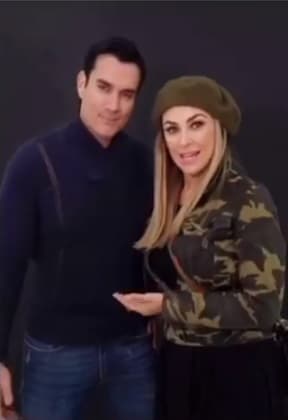 La pareja no sólo conquistó al público con sus personajes de ‘José Luis Navarrete’ y ‘Altagracia Sandoval’, en la producción de Telemundo, pues también estelarizaron la puesta en escena ‘¿Por qué los hombres aman a las cabronas?’ a principios de 2020.