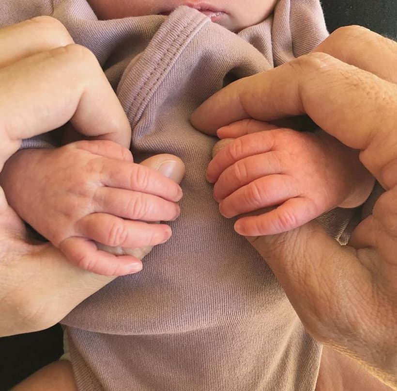 El 31 de diciembre de 2018, el cantante anunció que junto a su esposo se habían convertido en padres de una niña a la que llamó Lucía.