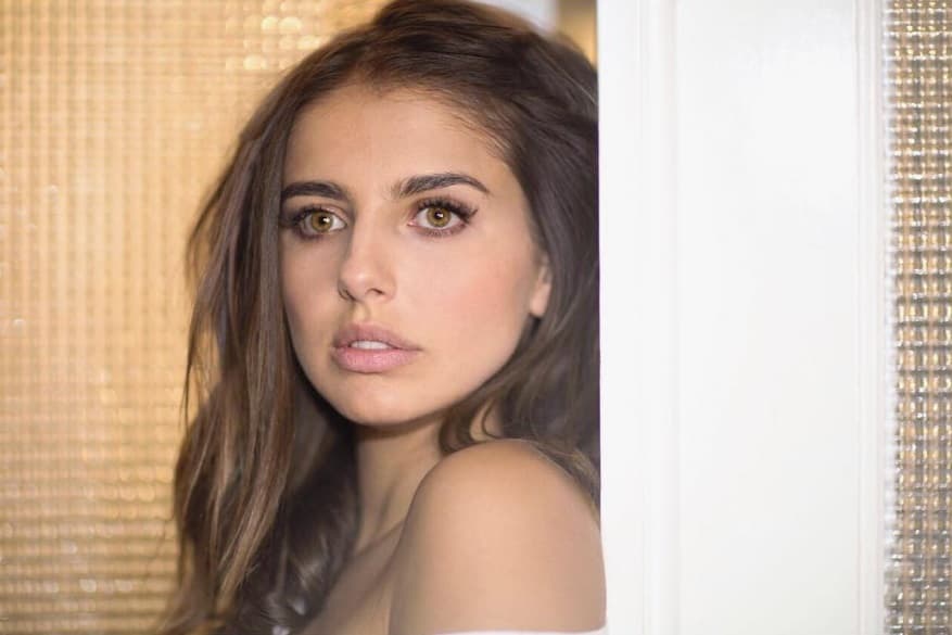 ¡Michelle Renaud presume cambio de look para nueva telenovela!