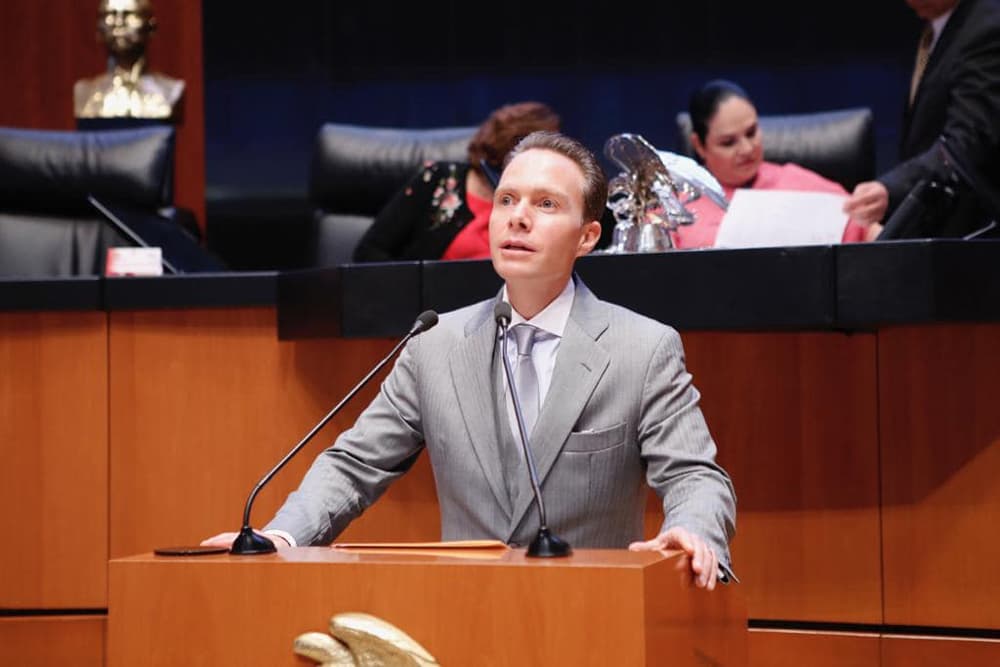 Tras terminar su periodo como gobernador de Chiapas, Manuel Velasco es senador electo por representación proporcional dentro del Grupo Parlamentario del Partido Verde Ecologista de México.