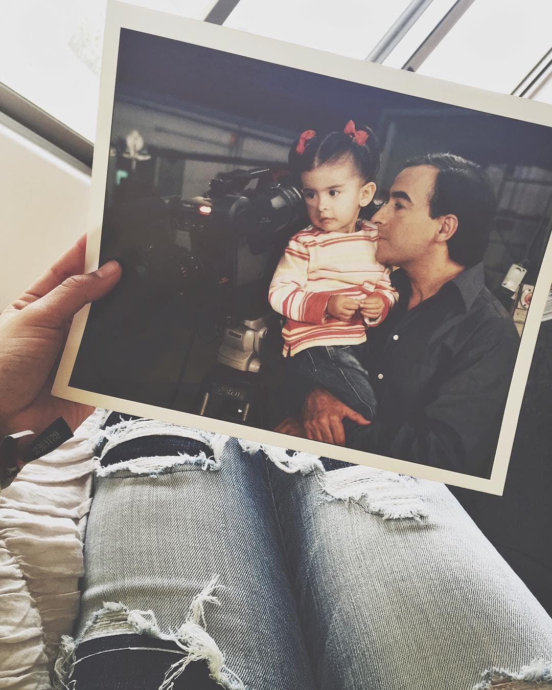 La joven, quien el pasado 14 de abril cumplió la mayoría de edad, es fruto del matrimonio que sostuvo de 1998 a 2013 el conductor con Gaby Valencia.