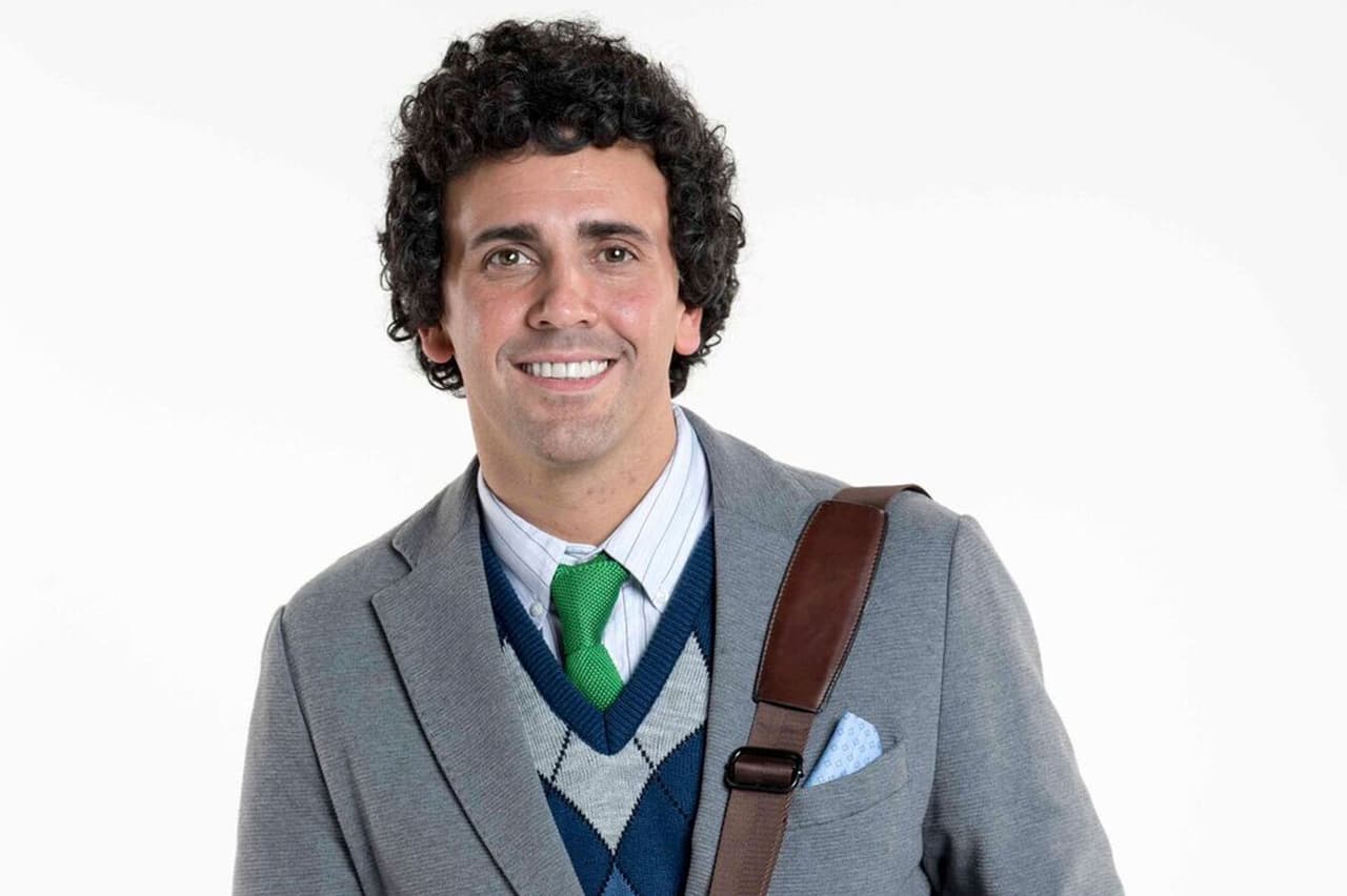 Ricardo Margaleff es Plutarco López, hijo de Plácido y Renata. Es muy distraído y torpe, no puede evitar golpearse con las cosas y preocupar a su familia es su mejor talento.