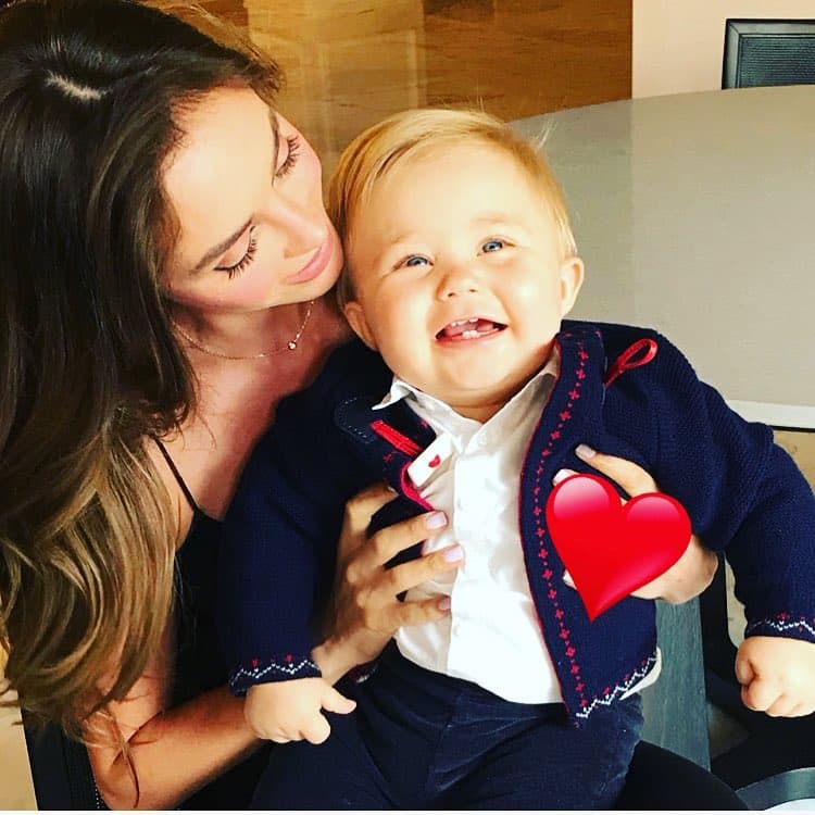 Anahí muestra en tierno video las primeras palabras de su hijo Manuel