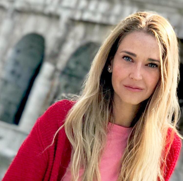 Fue durante la ceremonia en la que recibió el grado de Doctor Honoris Causa donde Lazo fue fotografiado junto a Peláez, de 43 años.