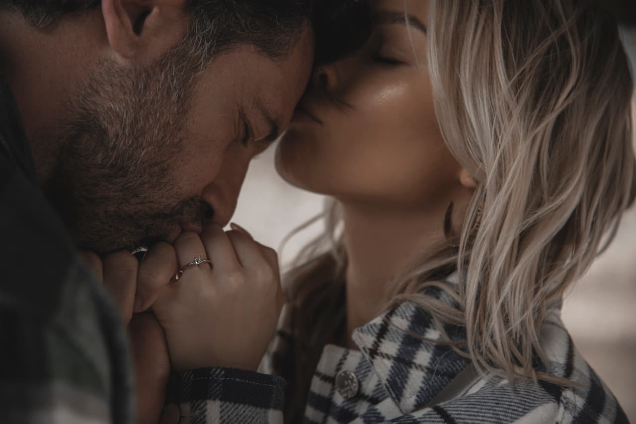 Gabriel Soto defiende el anillo de compromiso de Irina Baeva: “Lo que importa es el tamaño del amor”