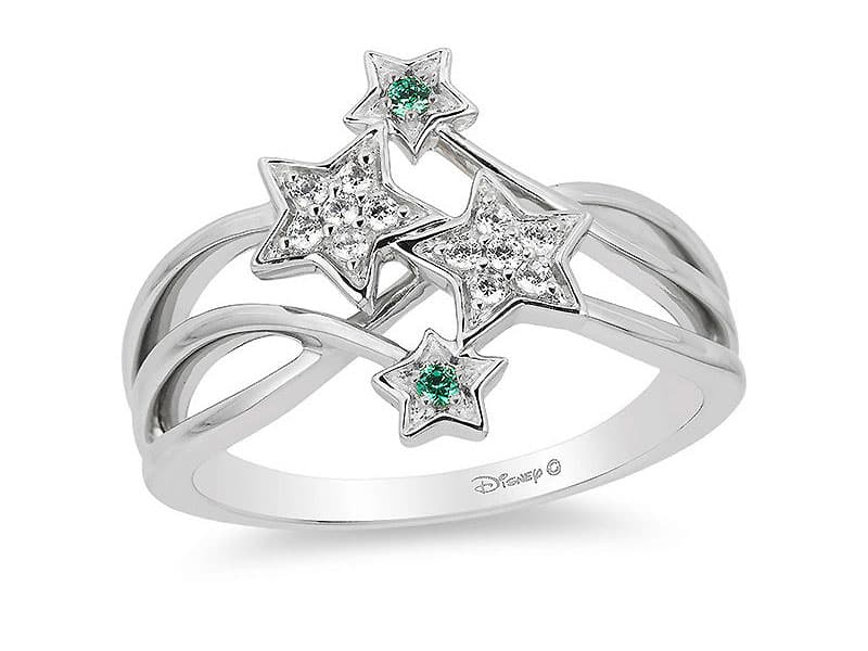 Tinkerbell. Aunque esta pequeña hada no es una princesa, la joyería decidió lanzar un anillo inspirado en ella. Su precio es de 237 dólares.
