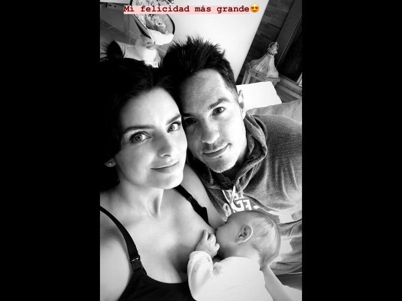 La actriz Aislinn Derbez compartió un tierno retrato familiar