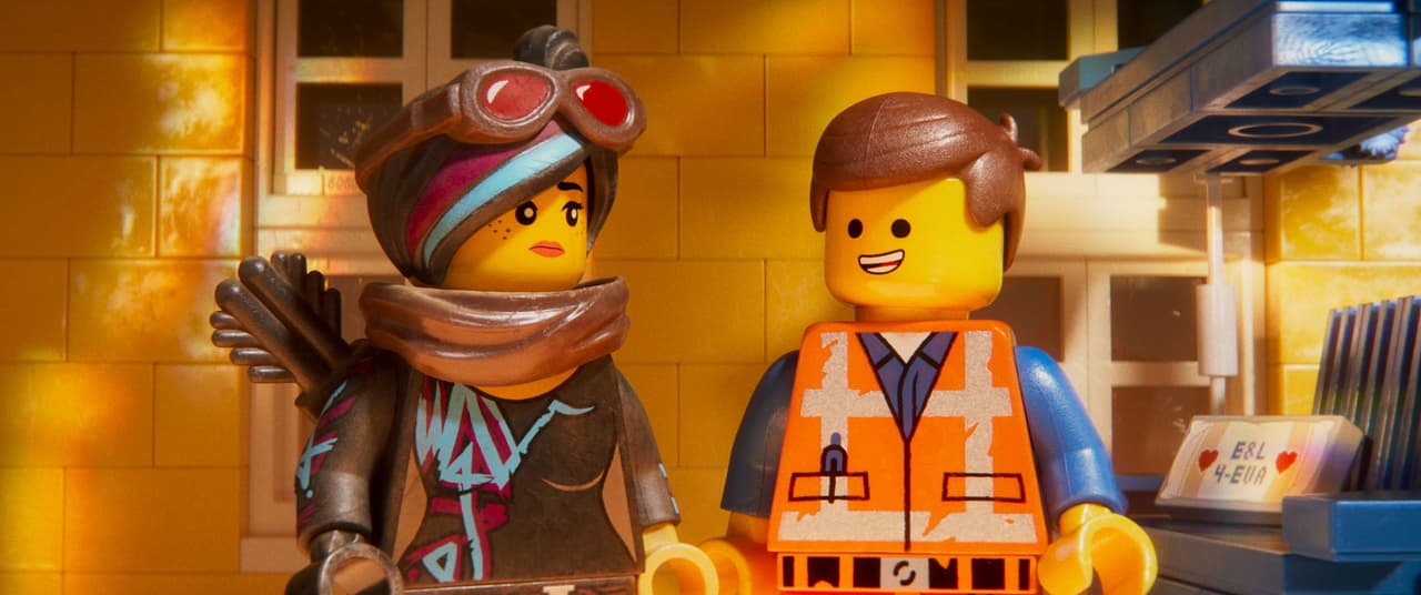 'Lucy' y 'Emmet' en la película 'La Gran Aventura Lego 2'