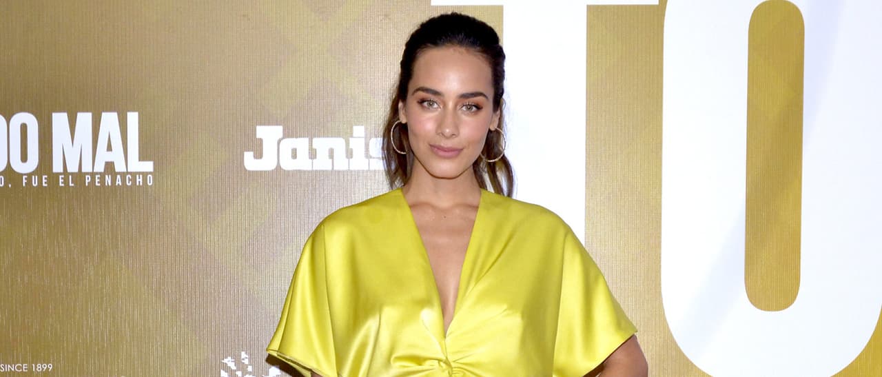 Esmeralda Pimentel derrocha sensualidad al posar en lencería