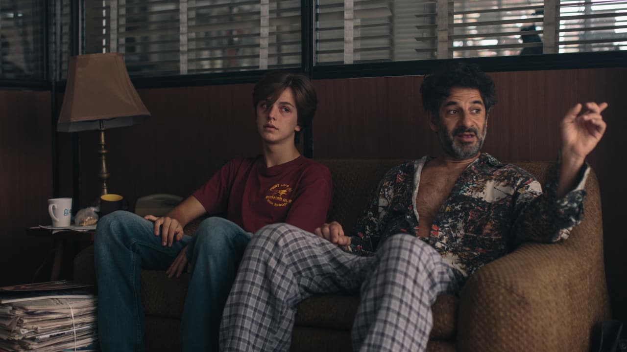 Mientras que el elenco principal está integrado por Luis de la Rosa, Miguel Rodarte, Natasha Dupeyrón, Andrés Almeida, Dominika Paleta, Juan Pablo Medina, Slobotzky, Isabella ‘La Bala’ y Paco Rueda.