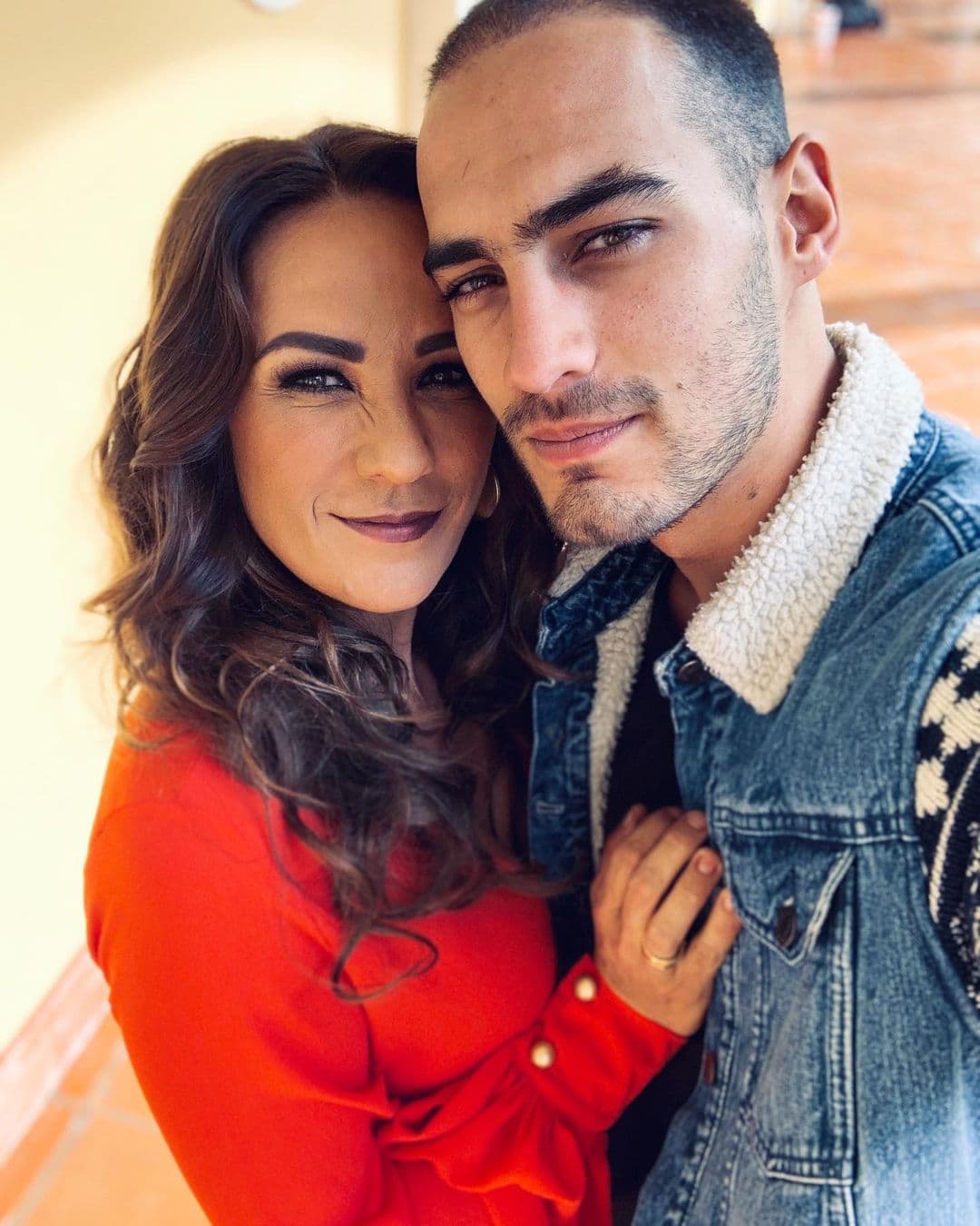 Hijo de Consuelo Duval destapa romance con exnovia de Vadhir Derbez