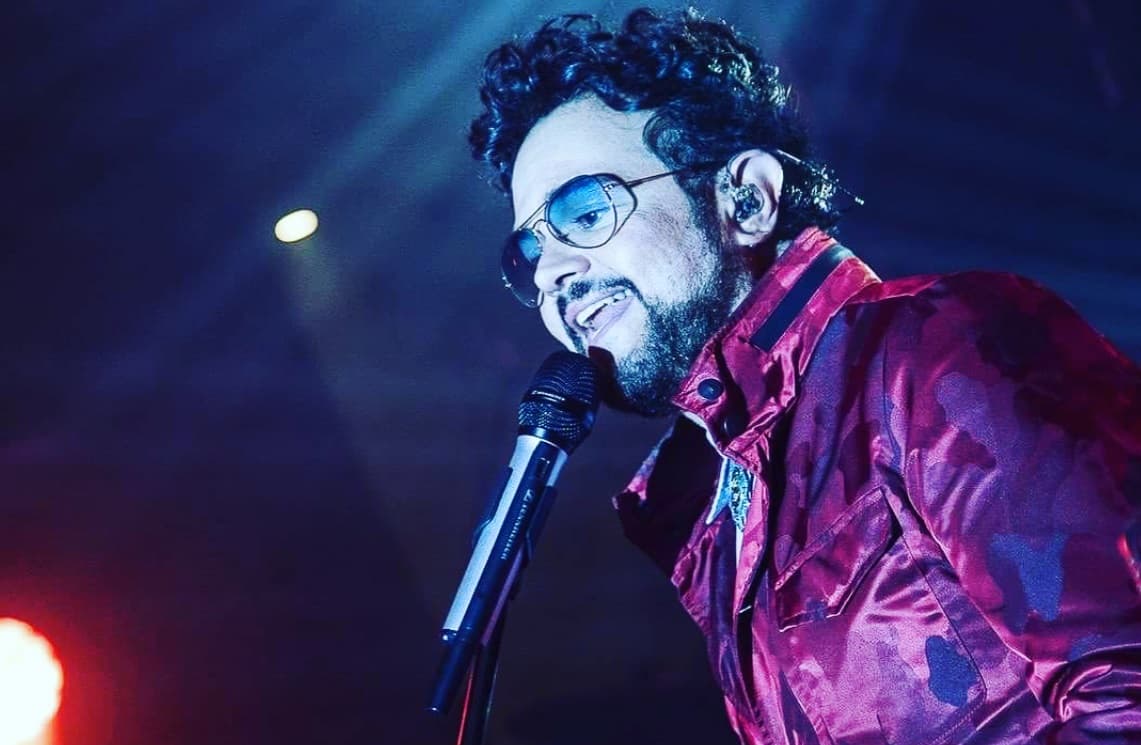 El desafío de Aleks Syntek tras la polémica de 'música para Godínez'