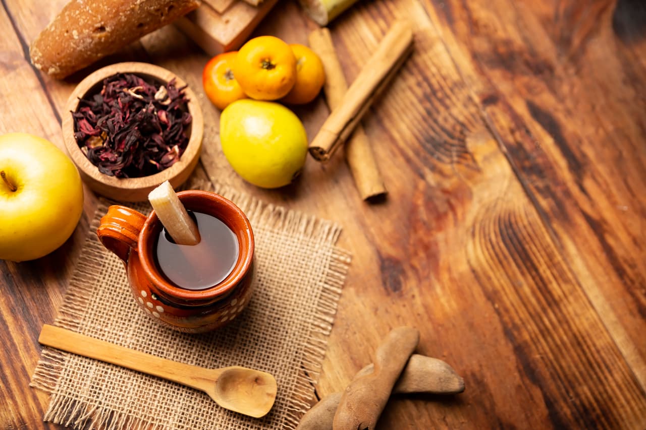 Beneficios del ponche y otras bebidas de temporada
