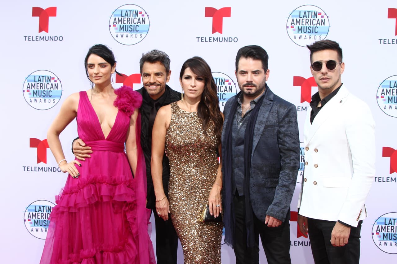 Eugenio Derbez, Aislinn y Vadhir aceptan que José Eduardo los sorprendió en el viaje