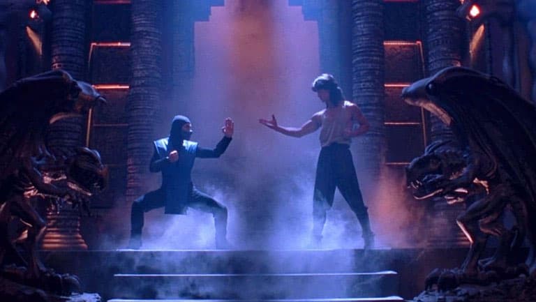 Mortal Kombat está basado en el popular videojuego de peleas de los 90 que aún es muy popular