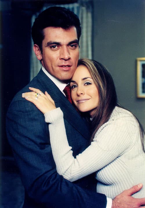 Pero fue hasta 1999 que obtuvo su primer gran protagónico en Tres Mujeres, donde encarnó a ‘Sebastián’ y con el que catapultó su carrera.