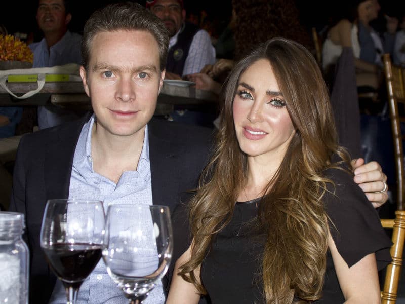Anahí celebra su aniversario de bodas con romántica foto