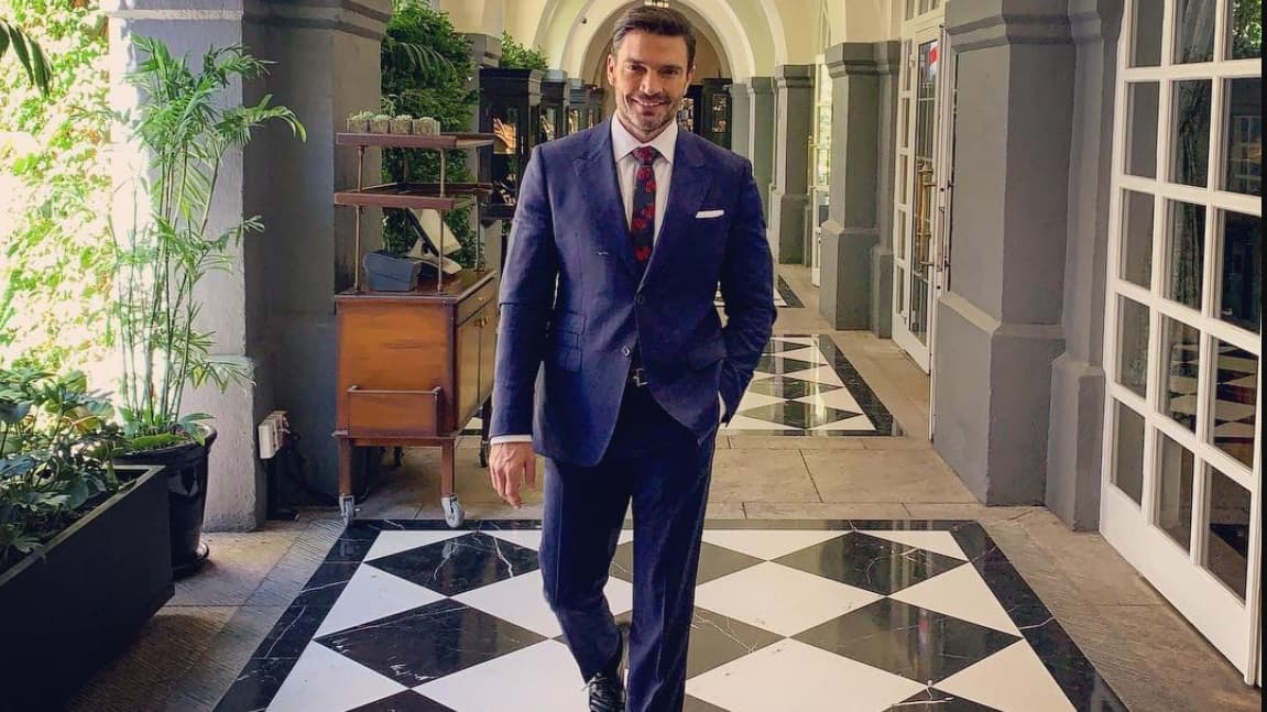 Julián Gil piensa hacerse la vasectomía y pide ayuda a sus fans