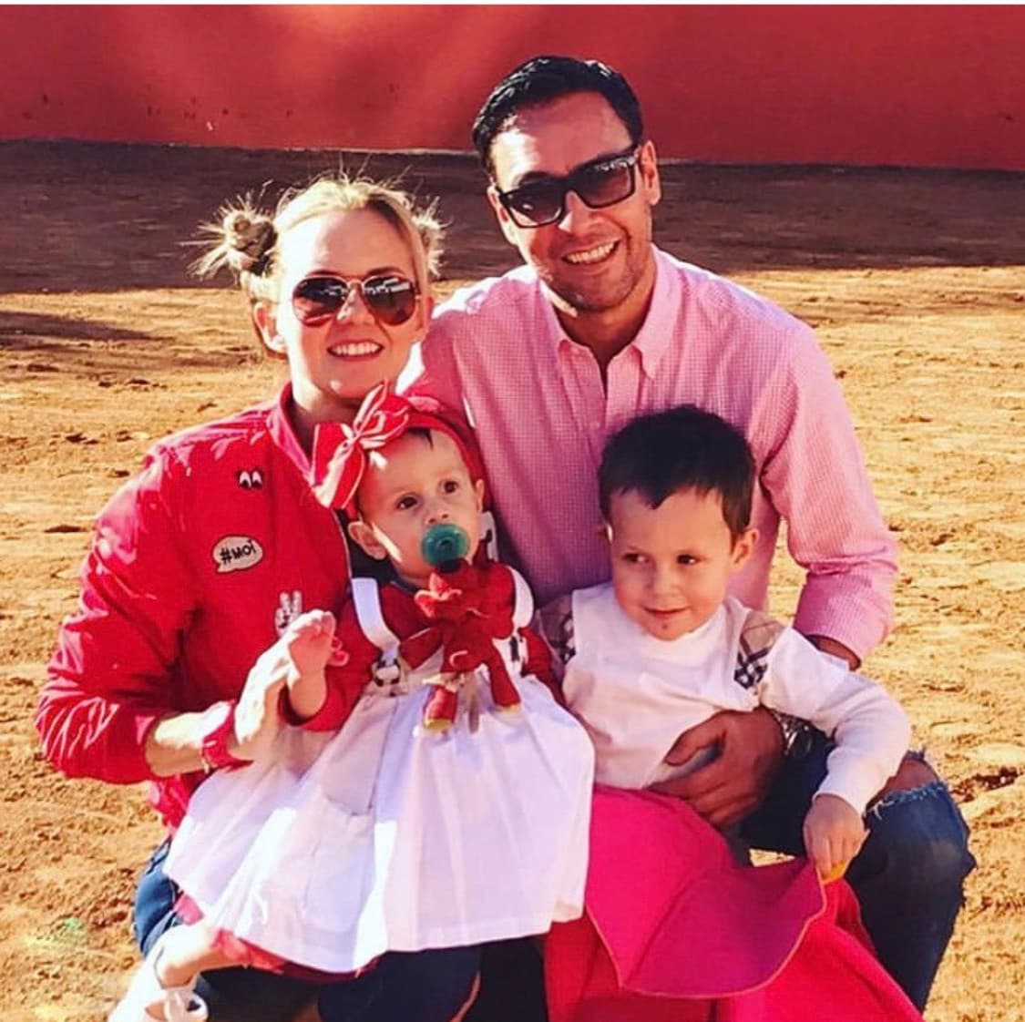 Algunos años después, la también conductora comenzaría una relación amorosa con el torero Christian Aparicio, con quien procrearía también un niño y una niña.