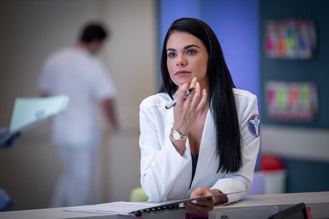 Livia Brito interpreta a 'Regina' en 'Médicos Línea de Vida'.