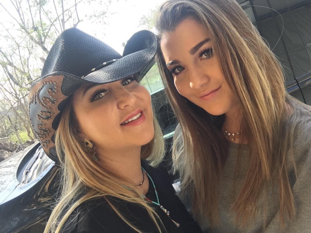 Alicia Villarreal aclara ataque a su hija y la defiende de quienes la culpan por posar en bikini
