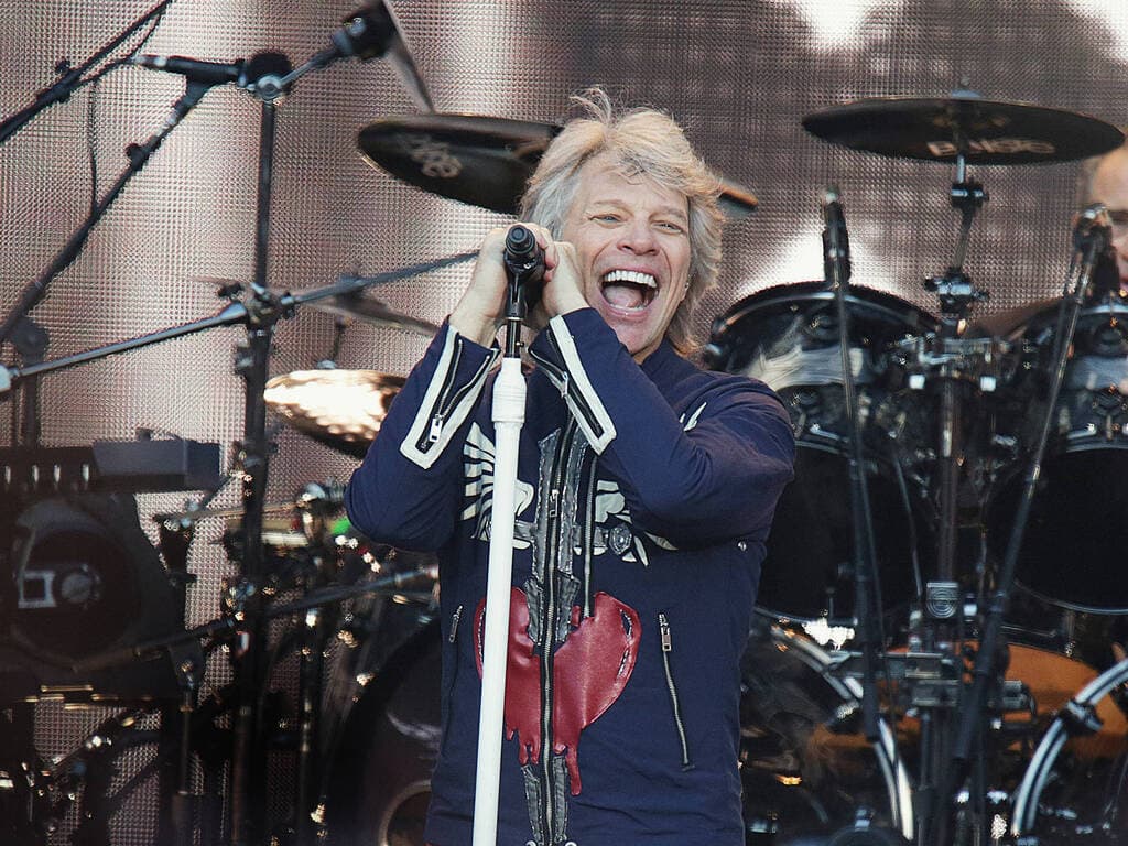 Jon Bon JoviTras ser parte de la campaña de Biden y promotor de la misma, el músico no podía faltar en esta ceremonia.