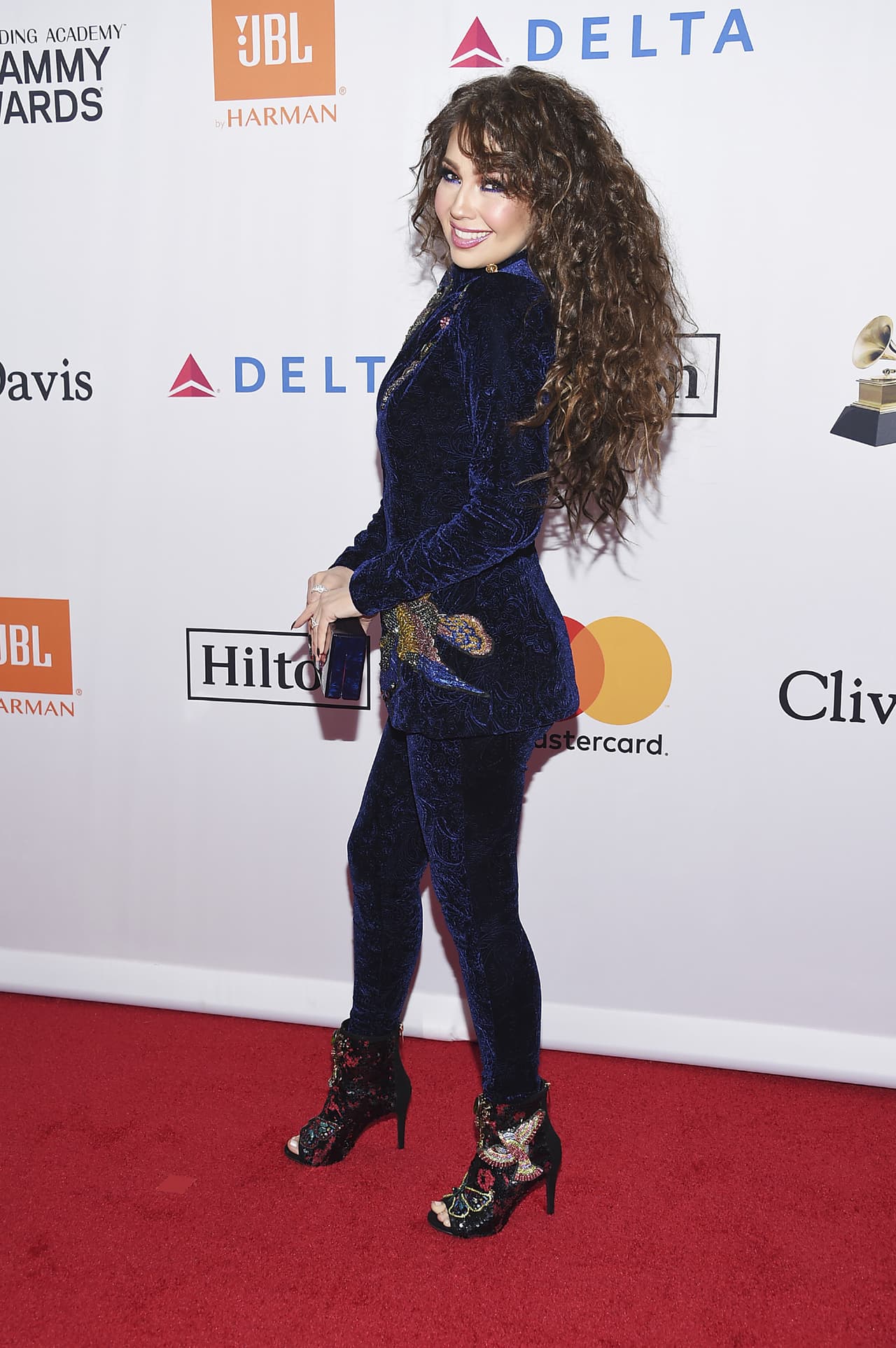 TEST: ¿Puedes identificar estas canciones de Thalía con una frase?