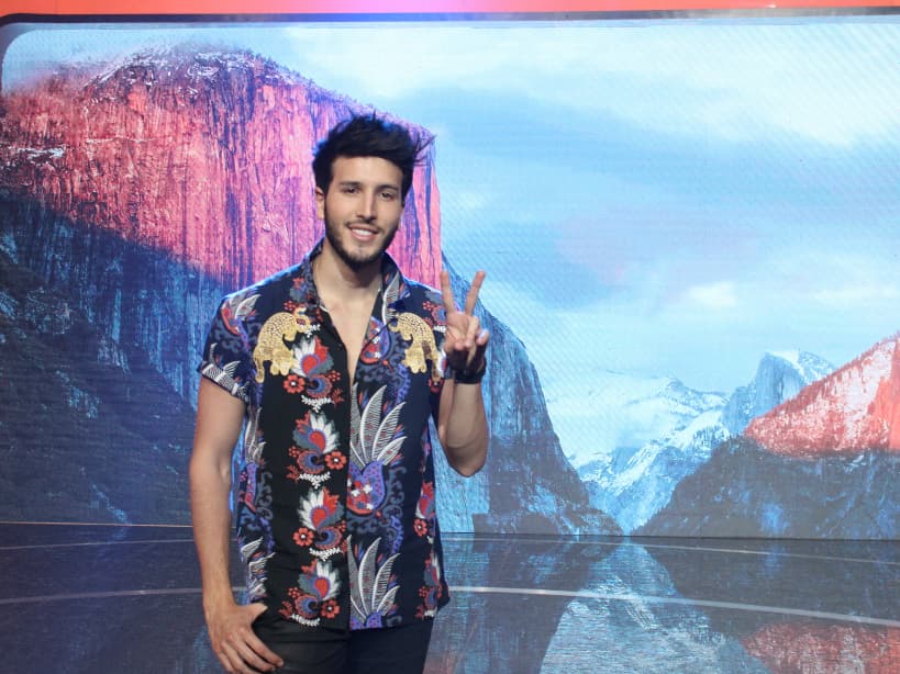 Sebastián Yatra, un padrino de lujo para 'Al final... Todo queda en familia'
