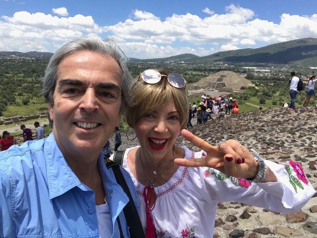 Lorenzo Lazo, viudo de Edith González, se convertirá en abuelo por primera vez