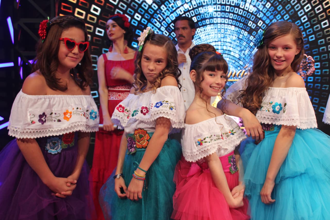 Gala, la hija de Arath de la Torre, forma parte del elenco infantil de 'Mi marido tiene más familia'.