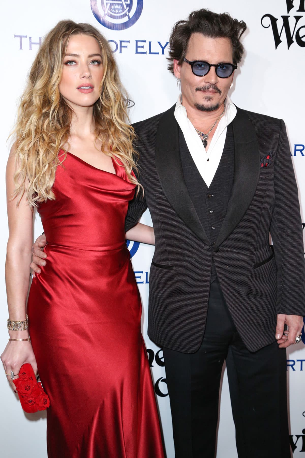 En febrero de 2015, Amber Heard y Johnny Depp se casaron en una isla privada propiedad del actor, pero 15 meses su relación terminó y la intérprete acusó a Depp de violencia doméstica, incluso apareció en la corte con un golpe en la cara.
