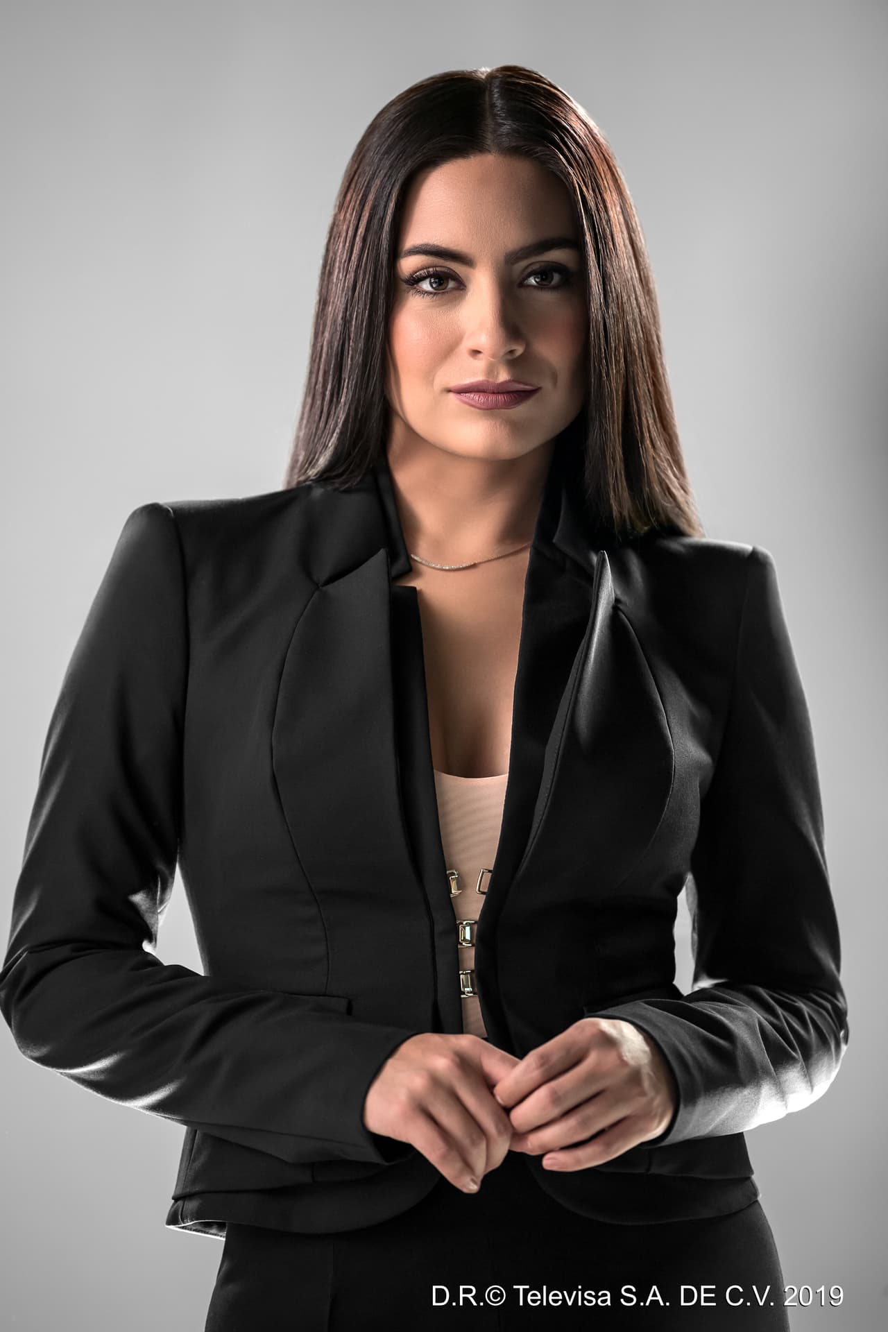 Alejandra es especialista en derecho internacional privado y siempre está dispuesta a ayudar a quien lo necesite.