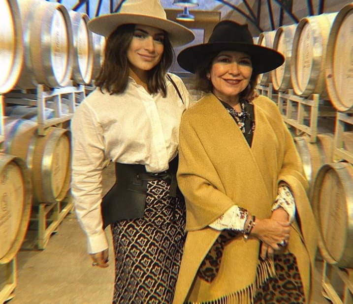 Ana Brenda reveló que su mejor amiga es su mamá y que una de sus pasiones sin duda alguna es viajar.