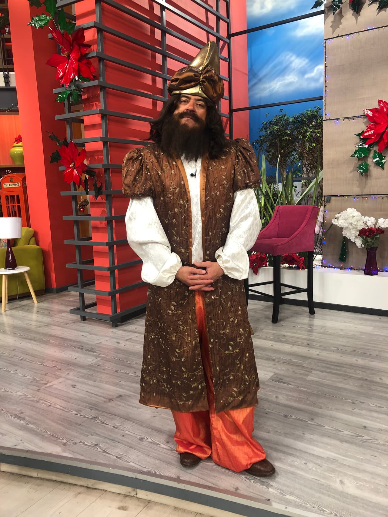 Jorge Van Rankin está esperando los regalos que pediste.