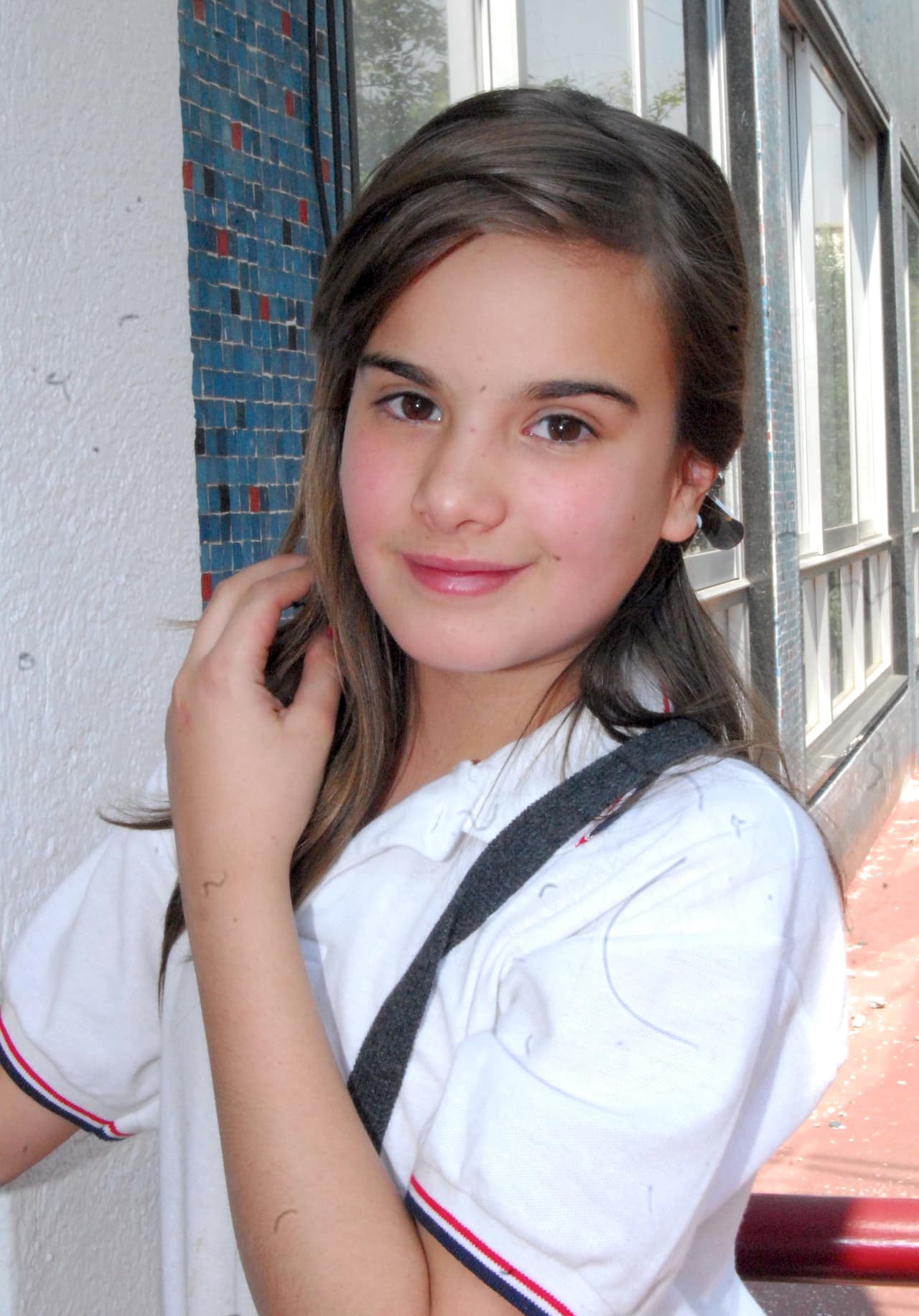 Cuando solo era una niña, Montes acompañó a su hermana mayor a un casting, sin saber que captaría la atención de los directores y así conseguiría su primer papel como actriz. Fue así, que 2007, cuando solo tenía seis años debutó en la serie de comedia 'La Niñera', protagonozada por Lisset, Francisco de la O y Marta Verduzco, entre otros.