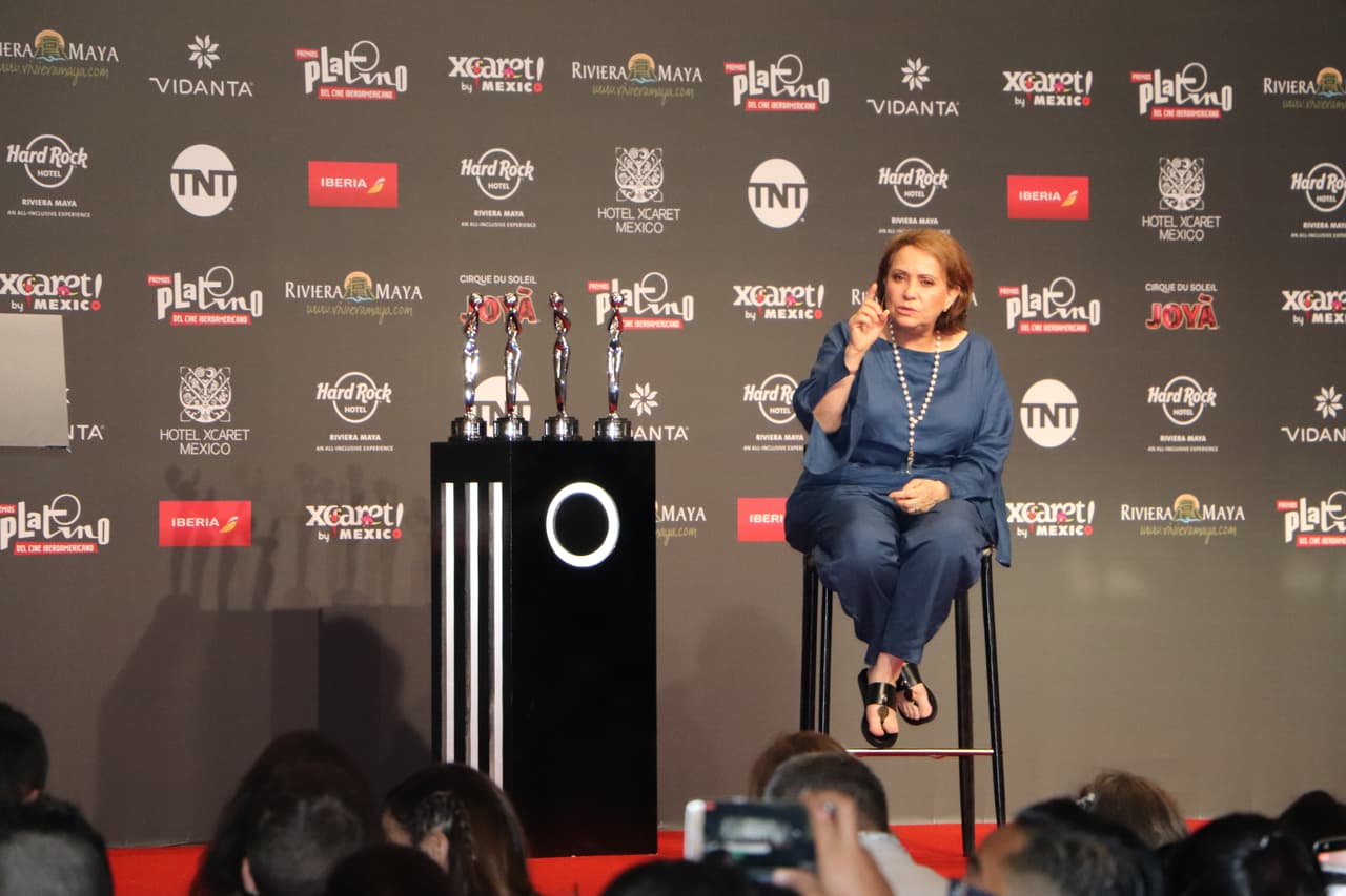 La actriz Adriana Barraza fue reconocida en los Premios Platino 2018