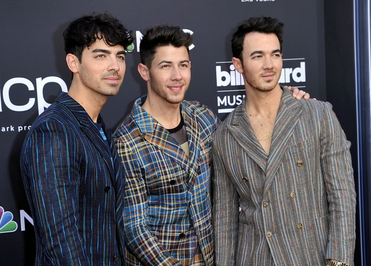 Nick, Joe y Kevin Jonas ya son hombres casados y los fans están traumados