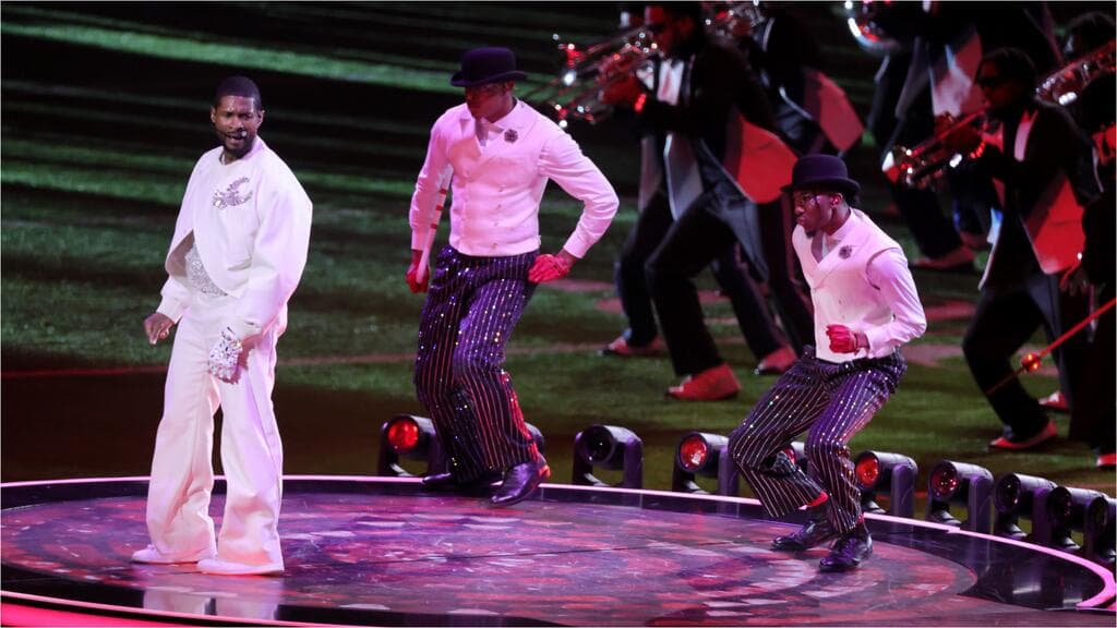 Las coreografías fueron clave en la presentación del cantante.