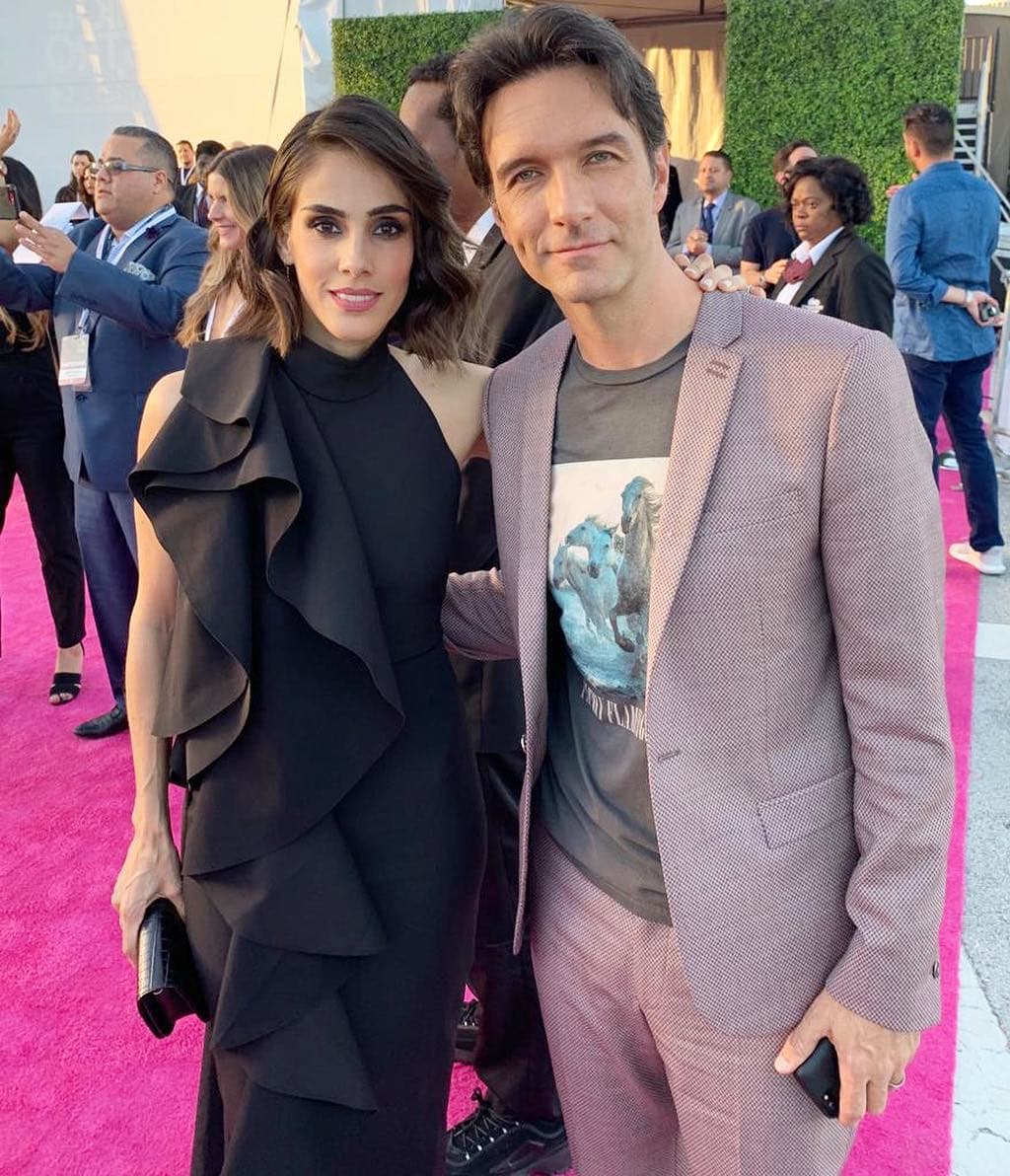 Sandra Echeverría asistó con su esposo Leonardo de Lozanne.