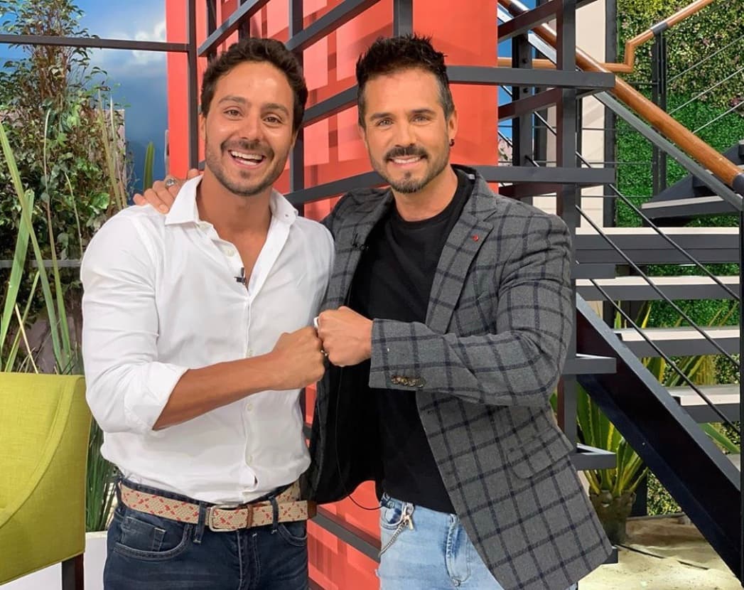 Julio, quien actualmente se desempeña como participante en 'Guerreros 2020', es entrenador personal y, desde hace un tiempo, se dedica a acondicionar a algunos participantes de la farándula mexicana.
