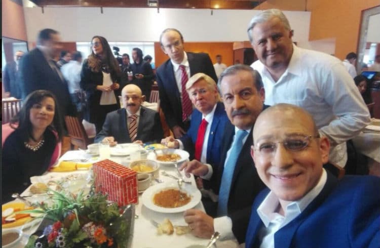 'El Privilegio de Mandar' sorprende con #DesayunodeHuevos