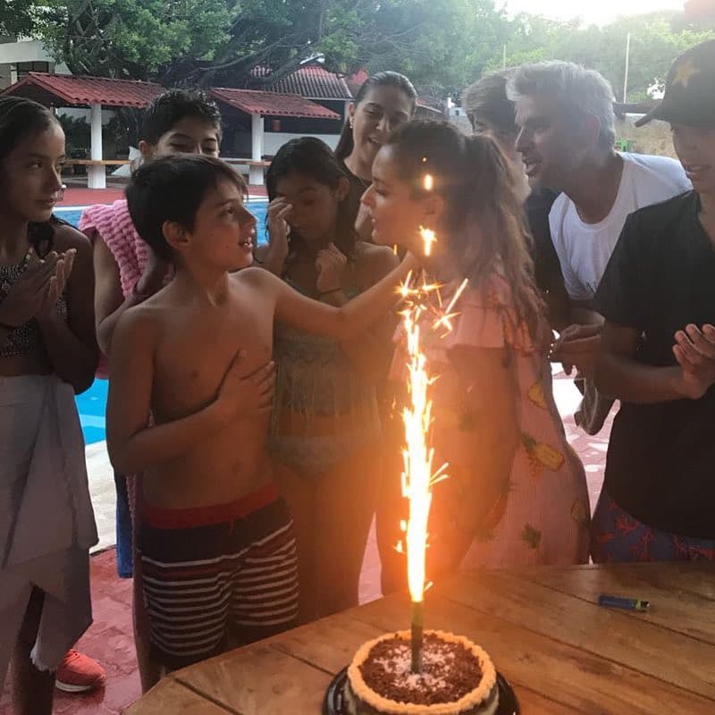 Celebró el cumpleaños número 10 de su hijo Santino en compañía de sus amigos