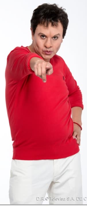 Hugo Alcántara es Juan Gabriel.