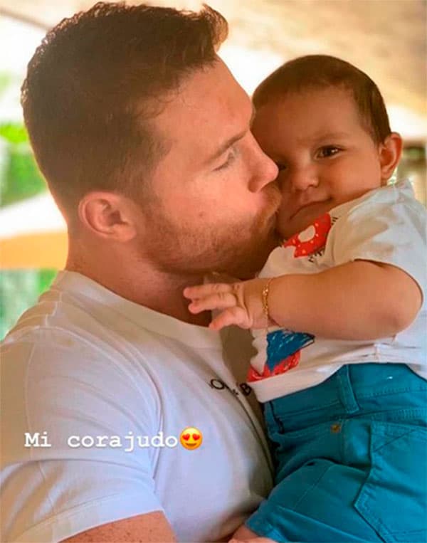 El pequeño es fruto de la relación que tuvo el boxeador con la empresaria Nelda Sepúlveda, con quien tuvo un fugaz romance cuando él terminó con Fernanda Gómez.