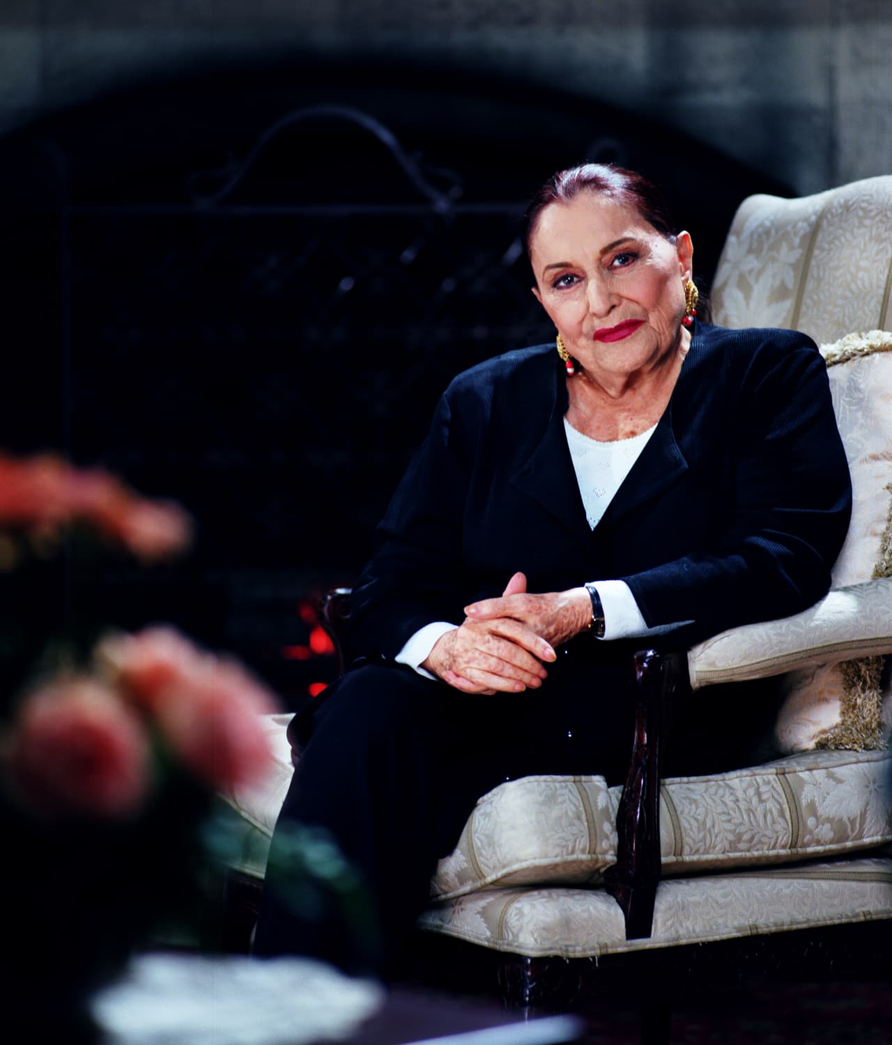 Hija de la gran actriz española Ofelia Guilamáin, quien falleció el 14 de enero de 2005, a los 83 años de edad, Lucía inició su carrera en la película 'Río hondo' en 1965.