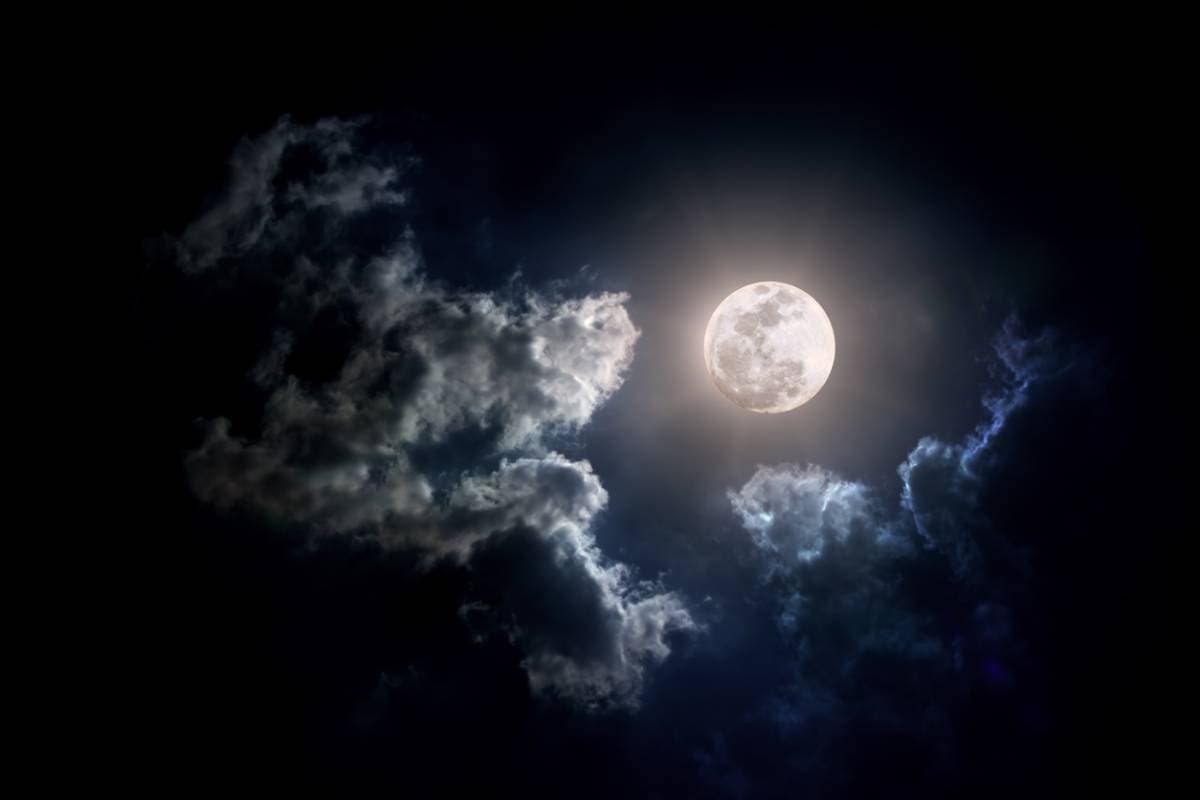 Luna llena en Aries: este ritual te ayudará a limpiar tu energía