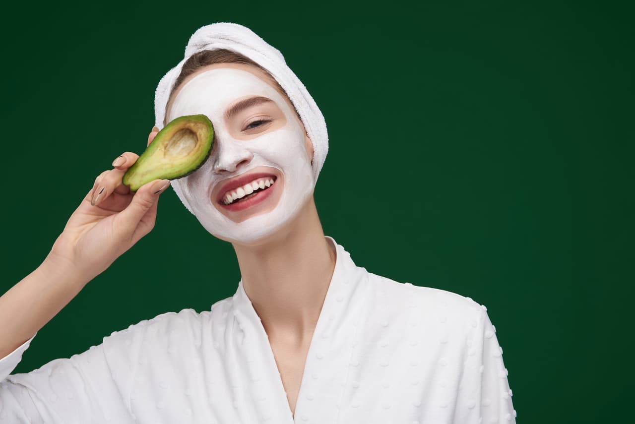 ¿Para qué sirve la mascarilla de aguacate y cómo se hace?