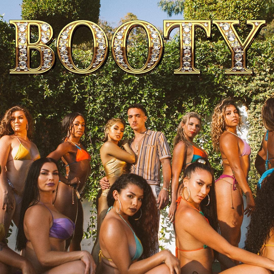 Colaboró con el español C. Tangana en "Booty".
